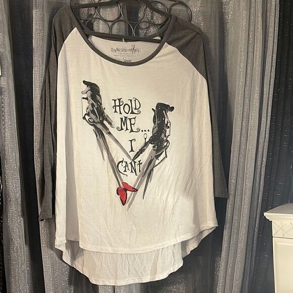Edward Scissorhands Hold Me I Can’t Tee (M) - Picture 1 of 3